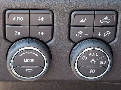 Used 2026 Chevrolet Silverado 2500 LTZ w/ LTZ Plus Package AWD/4WD image 24