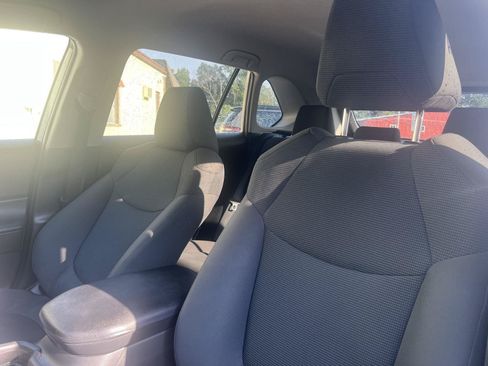 Used 2020 Toyota RAV4 LE w/ All Weather Liner Package AWD/4WD image 13