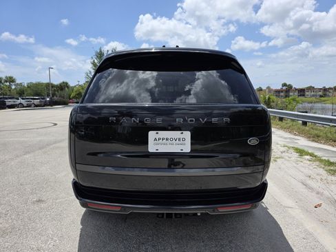 Certified 2023 Land Rover Range Rover SE image 6