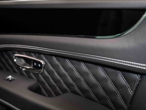 Used 2024 Bentley Bentayga S V8 image 44