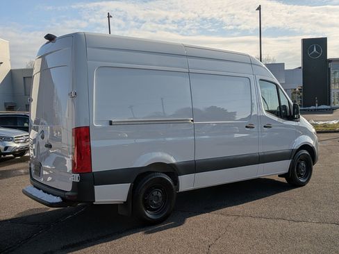 Used 2023 Mercedes-Benz Sprinter 2500 image 3