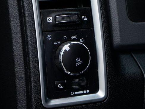 Used 2018 RAM 2500 Big Horn AWD/4WD image 18