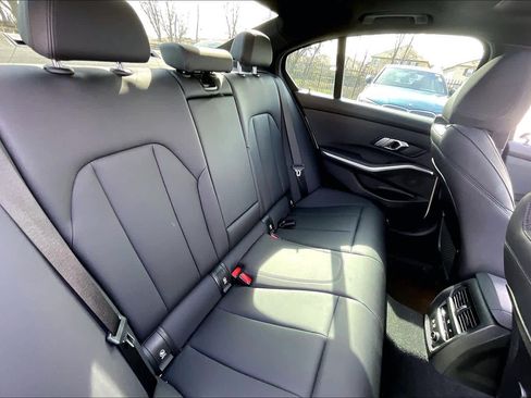 Used 2020 BMW 330i Sedan w/ Convenience Package image 28