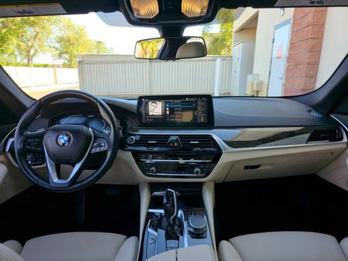 Used 2021 BMW 530e w/ Parking Assistance Package image 16