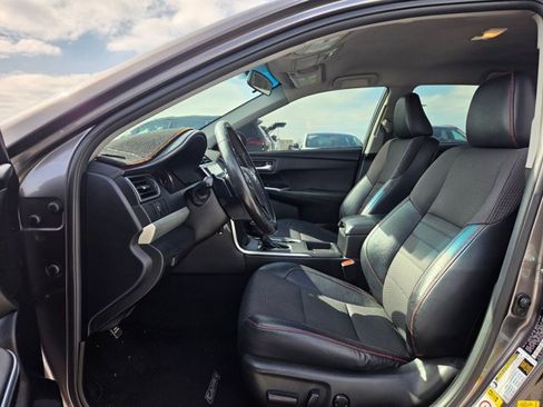 Used 2016 Toyota Camry SE FWD image 10