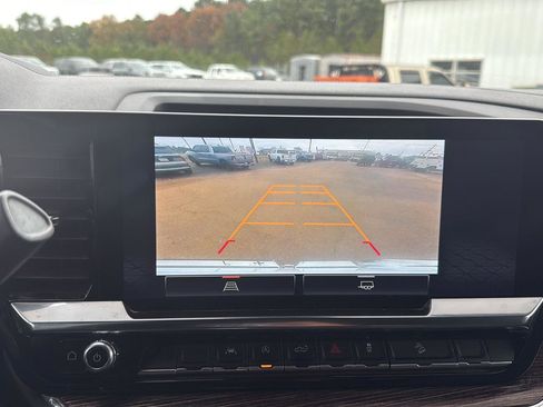 Used 2024 GMC Sierra 1500 Elevation image 23