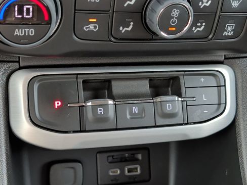 Used 2023 GMC Acadia SLT AWD/4WD image 24