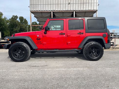 Used 2018 Jeep Wrangler Unlimited Sport S image 2