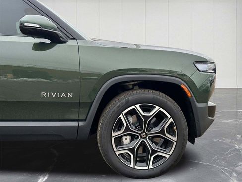 Used 2025 Rivian R1T Adventure image 12