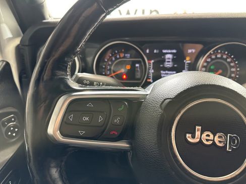 Used 2020 Jeep Wrangler Unlimited Sahara image 22