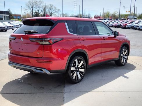 New 2026 Mitsubishi Outlander SE AWD/4WD image 16