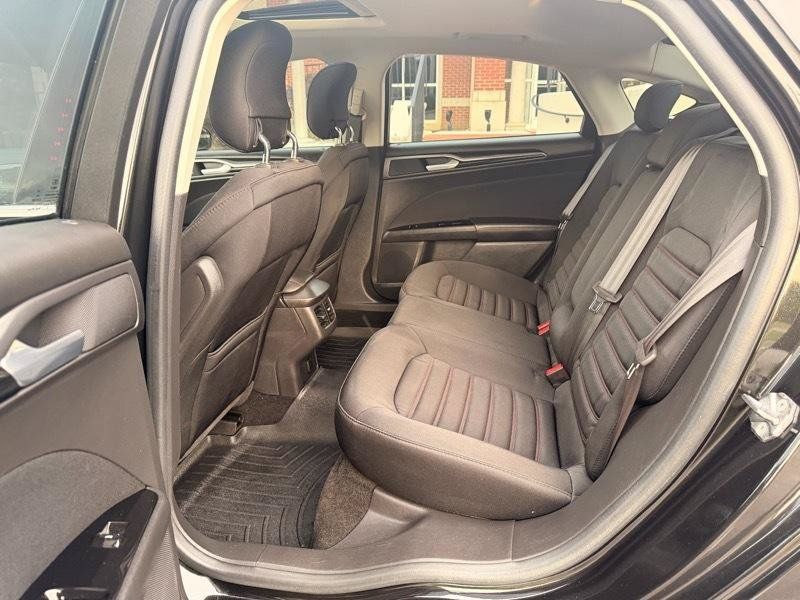 Used 2013 Ford Fusion SE FWD image 19