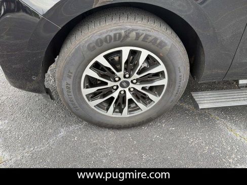 Used 2025 Ford Expedition Platinum AWD/4WD image 11