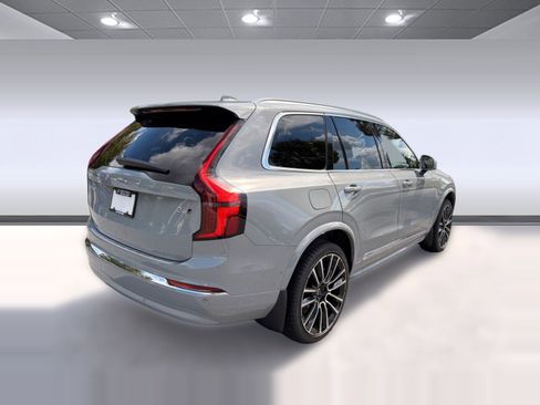 Certified 2026 Volvo XC90 B6 Plus w/ Protection Package image 9