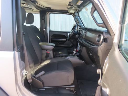 Used 2019 Jeep Wrangler Sport AWD/4WD image 21