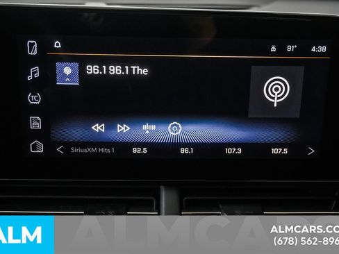 Used 2025 Chevrolet Trax LT FWD image 37