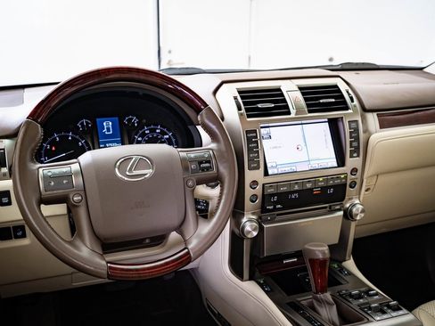 Used 2013 Lexus GX 460 Premium image 4