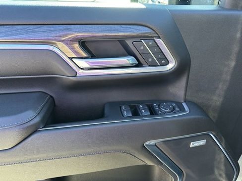 Used 2025 Chevrolet Silverado 3500 LTZ w/ LTZ Plus Package image 3