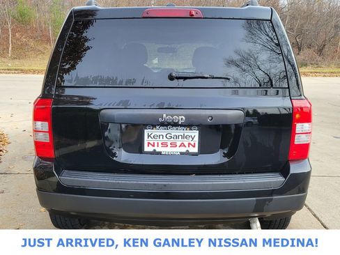 Used 2016 Jeep Patriot Sport image 4