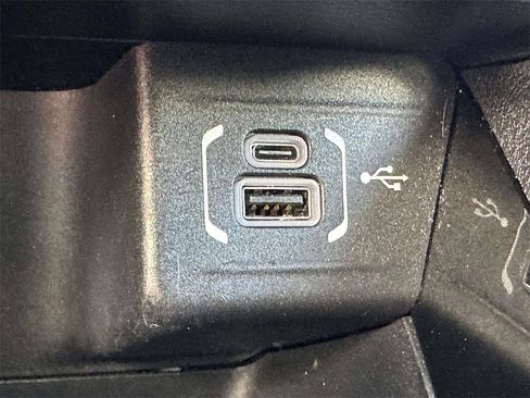 Used 2022 Jeep Compass Limited image 25