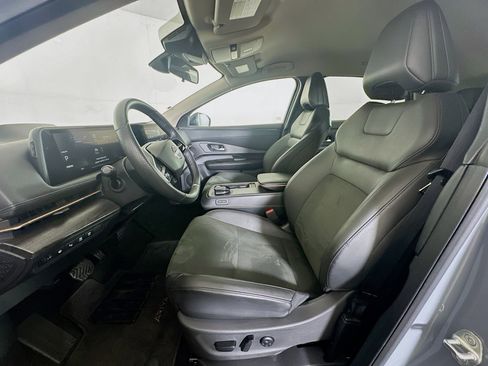 Used 2025 Nissan Ariya FWD image 13