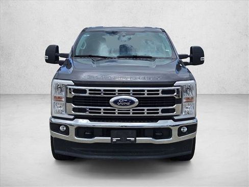 Used 2025 Ford F250 XLT AWD/4WD image 2