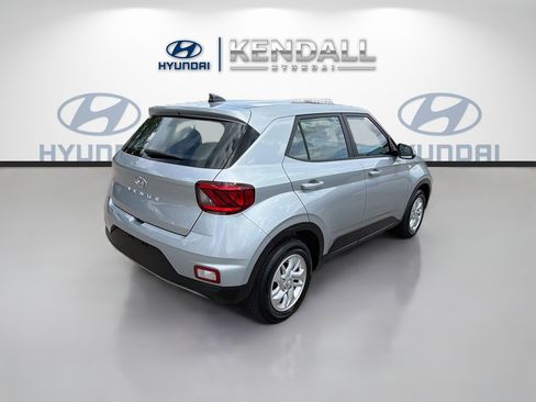 Used 2022 Hyundai Venue SE w/ Cargo Package FWD image 6
