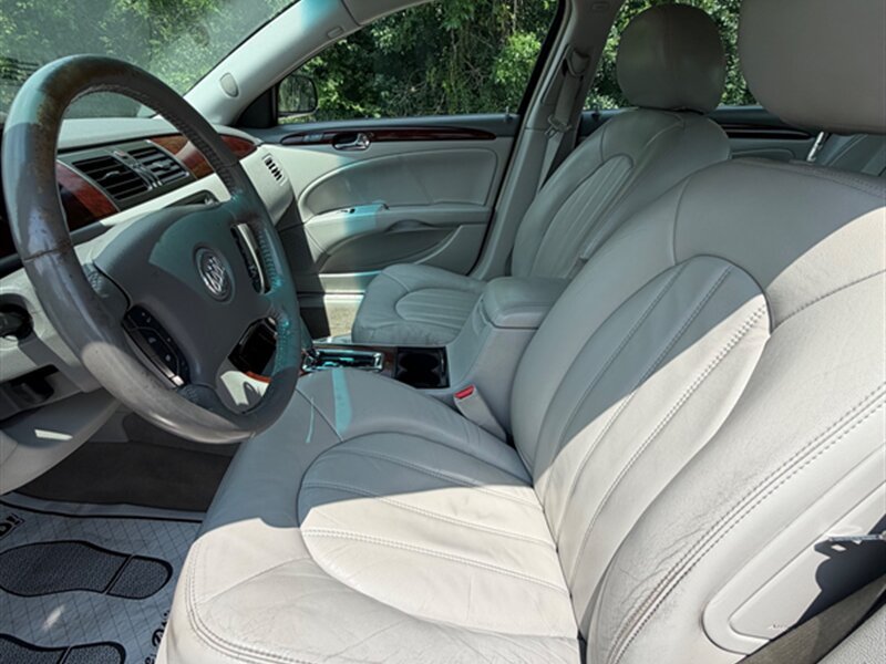 Used 2009 Buick Lucerne CXL FWD image 16