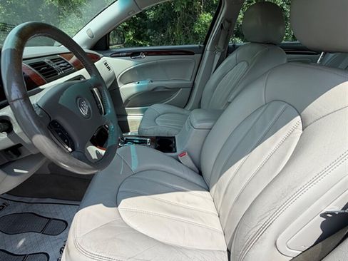 Used 2009 Buick Lucerne CXL FWD image 16