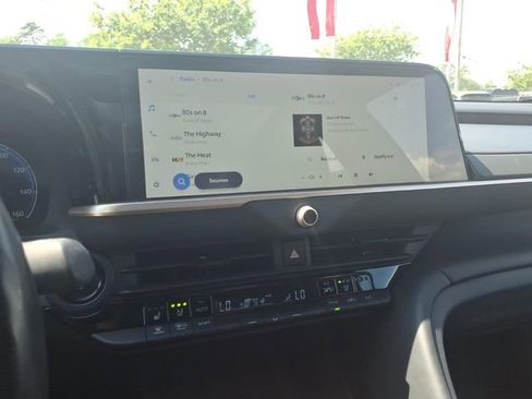 Used 2024 Toyota Crown Platinum image 18