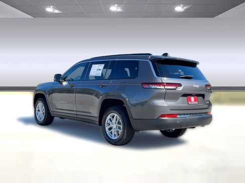 New 2025 Jeep Grand Cherokee L Laredo image 3