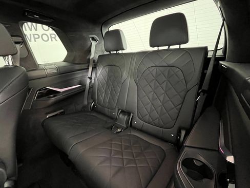 Certified 2024 BMW X7 xDrive40i w/ M Sport Package image 18