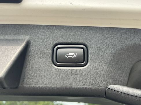 Certified 2025 Hyundai Tucson Limited AWD/4WD image 39