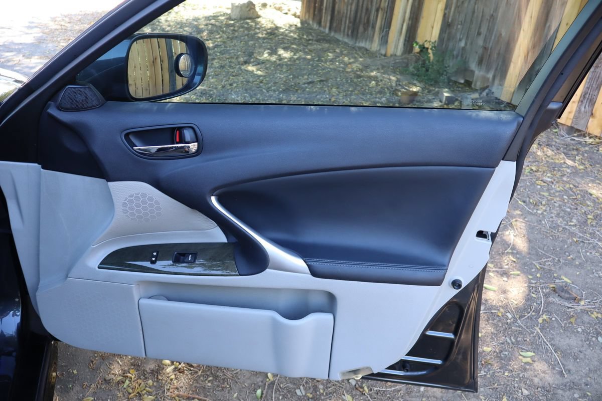 Used 2011 Lexus IS 250 w/ Premium Pkg Value Edition RWD image 26