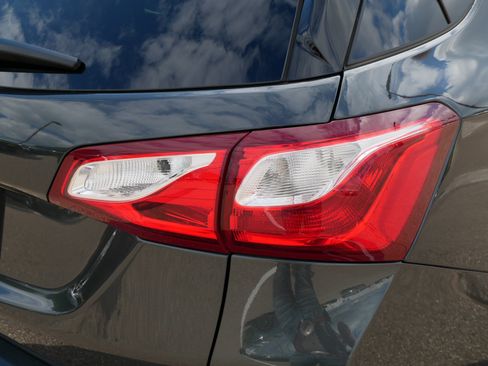 Used 2020 Chevrolet Equinox LT FWD image 17