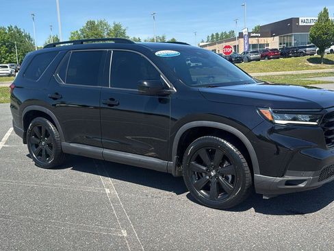 Certified 2025 Honda Pilot Black Edition image 2