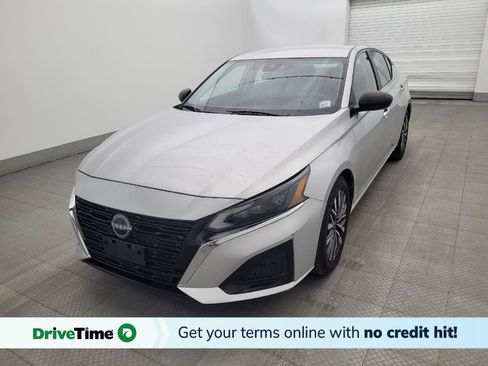 Used 2024 Nissan Altima 2.5 SV FWD image 1
