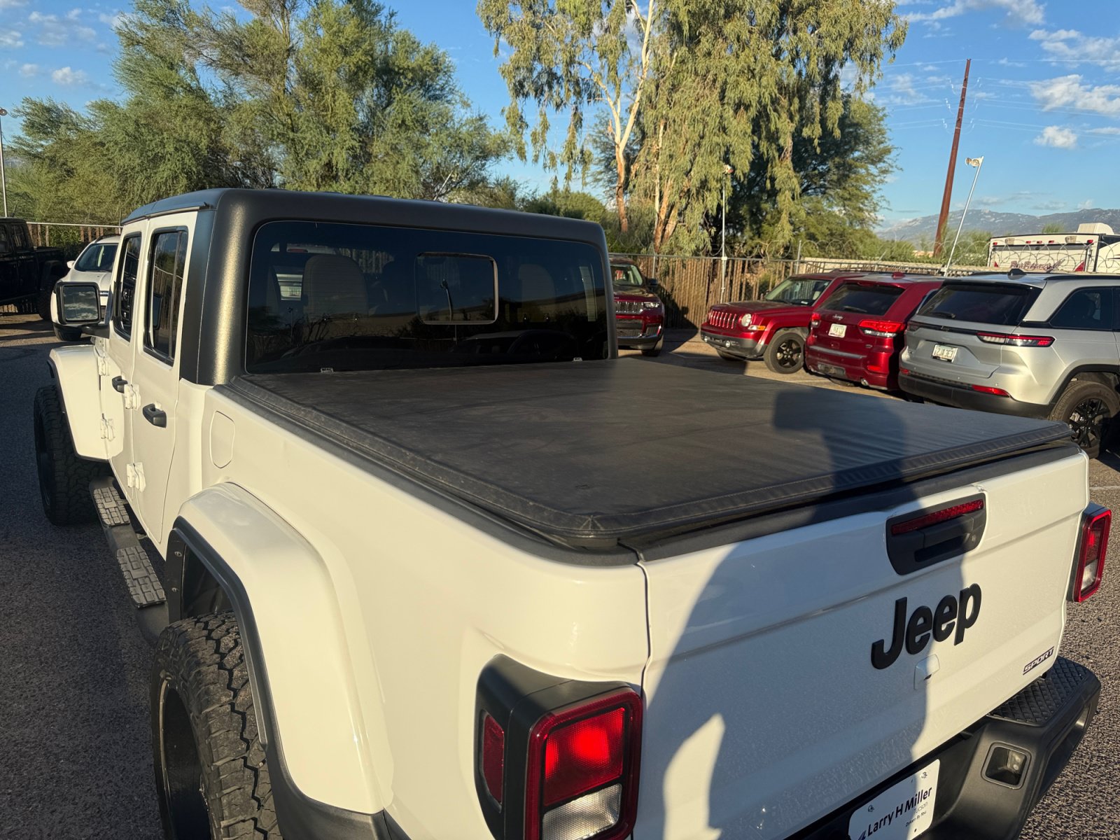 Used 2021 Jeep Gladiator Sport AWD/4WD image 16