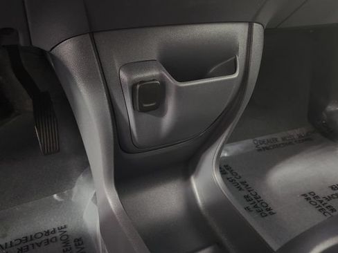 Used 2020 Chevrolet Bolt LT FWD image 28