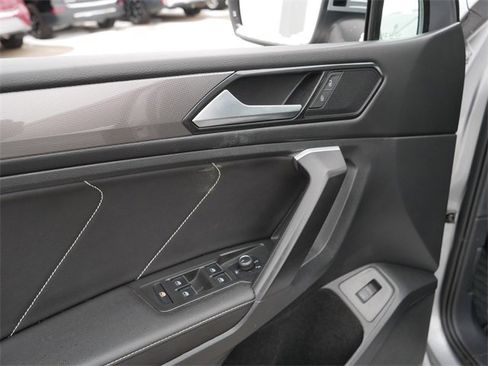 Certified 2024 Volkswagen Tiguan SE image 16