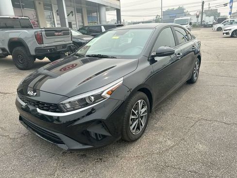 Certified 2023 Kia Forte LXS w/ LXS Technology Package FWD image 11