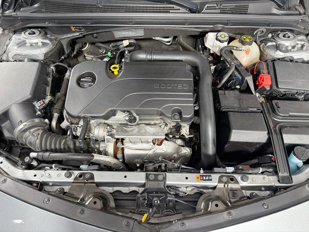 Used 2023 Chevrolet Malibu RS FWD image 27
