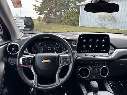 Used 2025 Chevrolet Blazer LT image 18