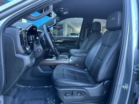 Used 2024 Chevrolet Silverado 1500 High Country RWD image 30