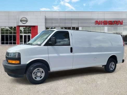 Used 2022 Chevrolet Express 3500 Work Van w/ Driver Convenience Package image 8