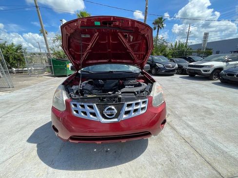 Used 2015 Nissan Rogue S FWD image 2
