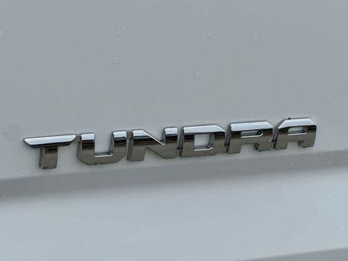 Used 2025 Toyota Tundra Limited AWD/4WD image 17