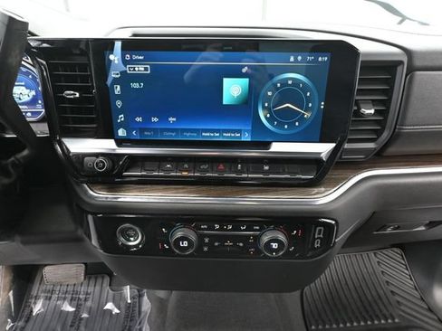 Used 2023 Chevrolet Silverado 1500 LT AWD/4WD image 36