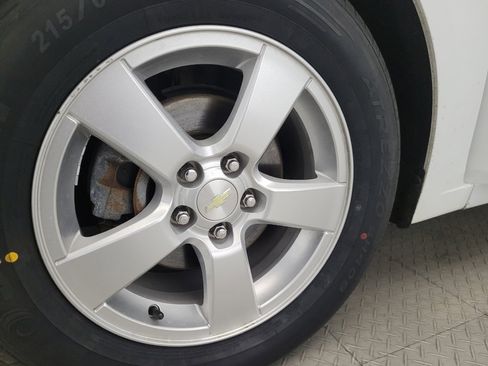 Used 2016 Chevrolet Cruze LT image 31