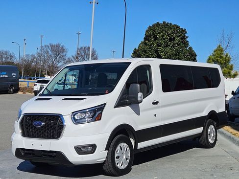 Used 2023 Ford Transit 350 XLT image 3